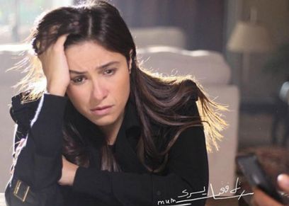 أول رد من ياسمين عبد العزيز على صور طليقها وريهام حجاج بالاستاد