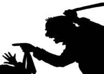 في ليلة واحدة.. أم تحبس ابنها 10 سنوات وأب يحرم ابنته من والدتها حتى الموت