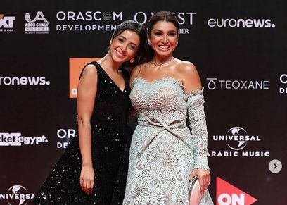 روجينا وابنتها في مهرجان الجونة