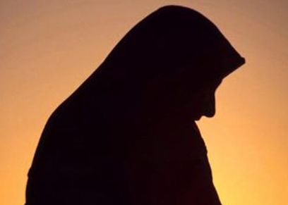 هل يجوز للأرملة أن تقيم في بيت زوجها بعد زواجها..