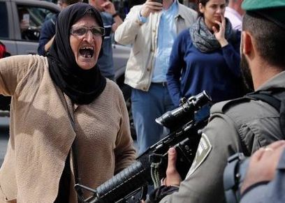 مآسى المقدسيات مع أطفالهن الأسرى.. «أحن إلى رائحة ابنى»