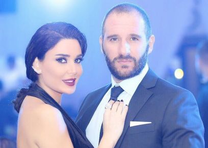 سيرين عبدالنور وزوجها وهي في الحمل