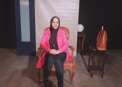 منى رمضان مترجمة إشارة