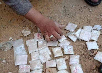 فتاة تستخرج سحر في قنا