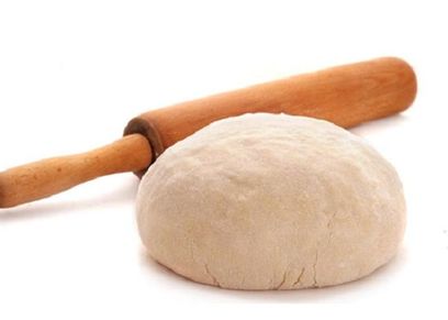 طريقة عمل عجينة البيتزا السريعة