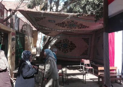 توافد النساء على اللجان