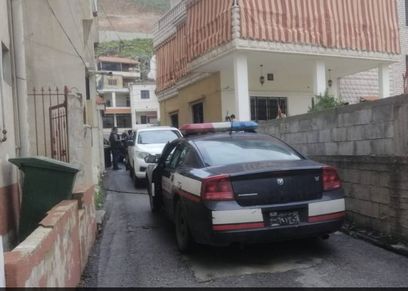 داخل الحي السكني حيث موقع الجريمة