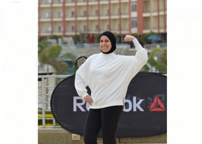 مدربة لياقة بدنية تقدم مجموعة تمارين رياضية للتخلص من الدهون