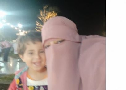 نهى تبحث عن مصدر دخل على اليوتيوب