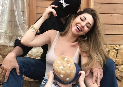 ميريام فارس مع أسرتها 