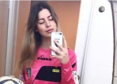 إيقاف لاعب من فئة الناشئين بعد قيامه بإشارة خليعة أمام امرأة