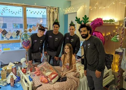 محمد صلاح مع أطفال ألدر هاى