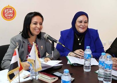 الدكتورة مايا مرسي خلال الاجتماع