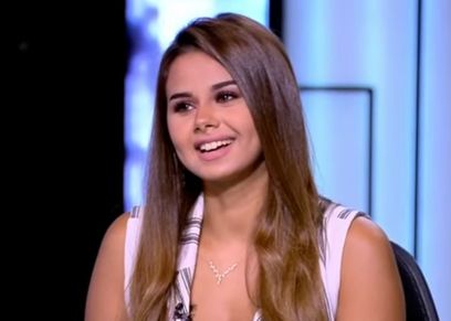 الفنانة منة عرفة