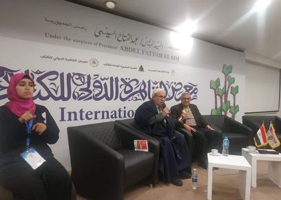 مبروك عطية أثناء ندوة الطريق إلى السعادة