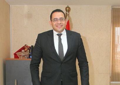 الدكتور عمرو حسن