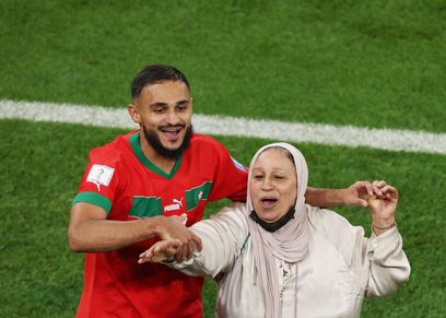 بوفال مع والدته