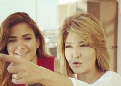 علا غانم وابنتها