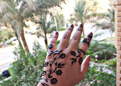 رسم الحنة - تعبيرية