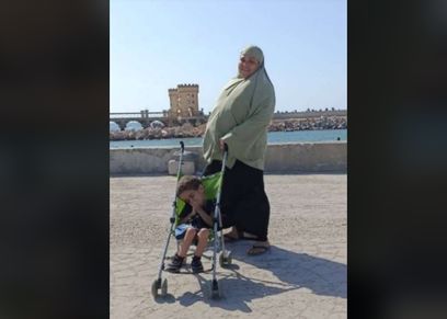 رضا وحفيدها