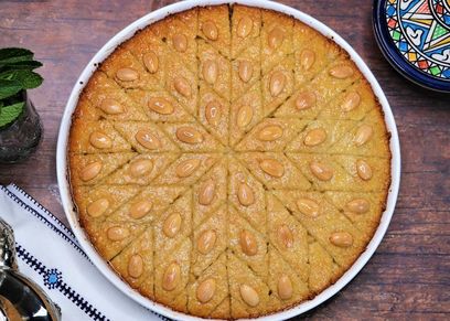 طريقة عمل بسبوسة بالزبدة والمكسرات