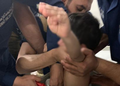 بالصور| إنقاذ طفل كويتي