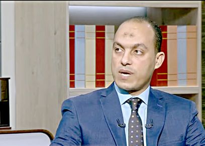 الدكتور أيمن عبدالعزيز
