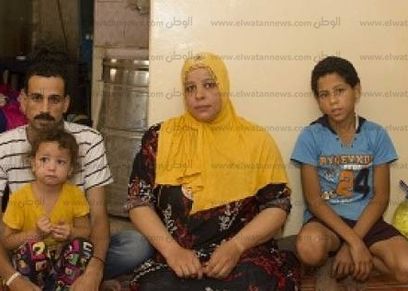 «شيرين» بين والديها
