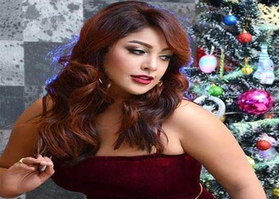 نرمين ماهر تحتفل بعيد ميلادها بصحبة زوجها واصدقائها