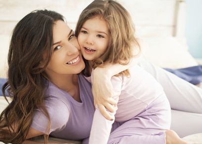 بعد الانفصال..زيارة ابنك لعائلة والده تجعله سويا