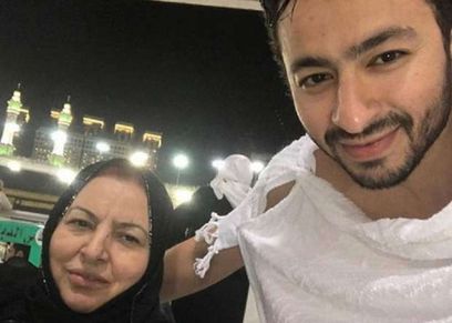 حمادة هلال مع والدته