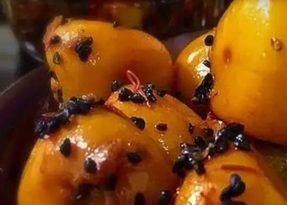 اليمون المخلل بالعصفروحبة البركة