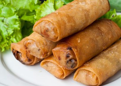 سبرنج رول باللحمة والسجق