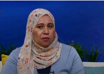 سناء عبدالجواد سيدة مصرية حصلت على درجة الماجستير بعد محو الأمية