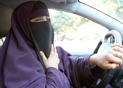 الإعلامية عزيزة العمراني