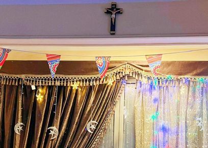 أسرة «سيلفيا» قبطية تعلق زينة وفوانيس رمضان