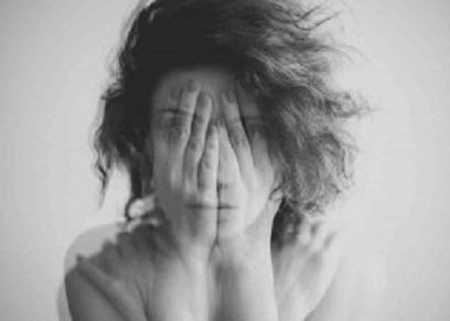 لماذا تشعر النساء الأقوياء بإنكسار داخلهم
