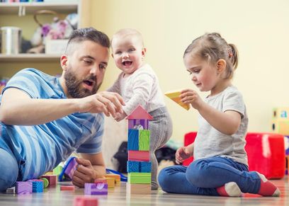 لعب الآباء مع الآبناء