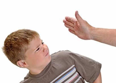 الإفتاء تحرم ضرب الأطفال