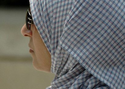 بعد إقامتها دعوى «طلاق».. أم تستغيث: «عايزة أرجع لجوزي وبنتي دماغها رافضة»