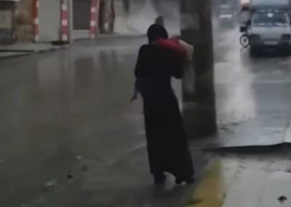 لحظة انهيار مبنى سكني في سوريا بسبب زلزال تركيا.. الأمهات تجري بأطفالها «فيديو»