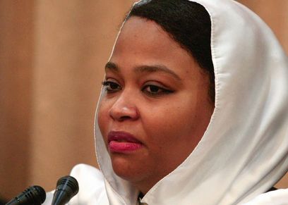 ولاء البوشي وزيرة الشباب والرياضة في السودان