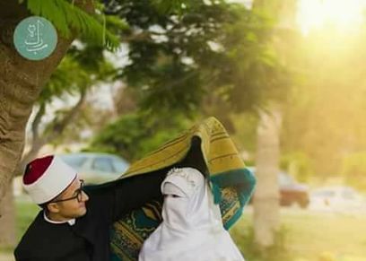 إحدى صور جلسة تصوير العروسان