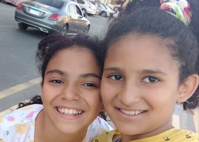 «جاسمين» وصديقتها