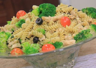 طريقة عمل سلطة المكرونة بصوص البيستو الإيطالي