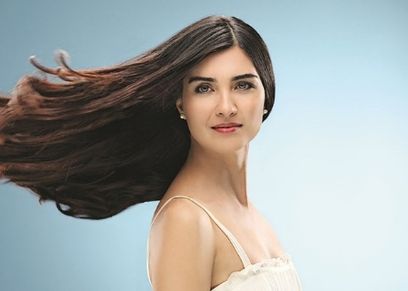الممثلة التركية توبا بويوكستون