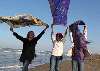 فتيات يخلعن الحجاب في المصايف والأفراح والسوشيال ميديا