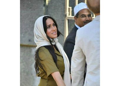 ميجان ميركل بالحجاب في مسجد بجنوب أفريقيا