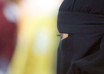 «نجوى» تطلب «الخلع»: «مبيصليش حتى الجمعة»