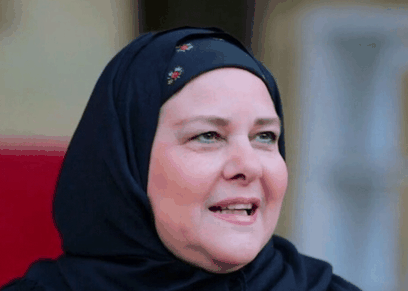 دلال عبدالعزيز